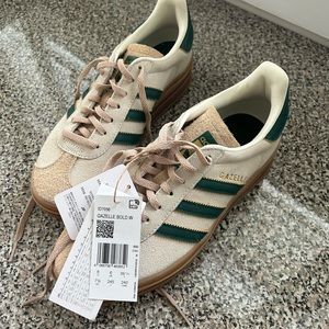 Adidas Originals Gazelle Bold green/cream size 7.5 NWT/original box/packaging